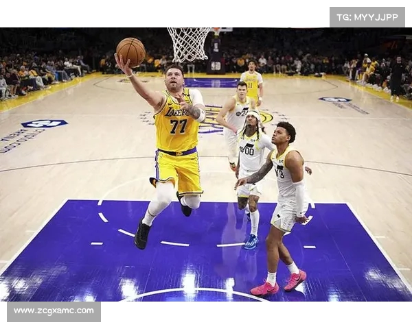 湖人队全员回归，轻松击败对手