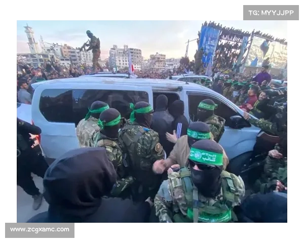 以色列女兵英勇表现:俘获哈马斯战士的惊人照片震撼曝光(以色列袭击哈马斯潜艇) 以色列女兵英勇表现:俘获哈马斯战士的惊人照片震撼曝光(以色列袭击哈马斯潜艇)